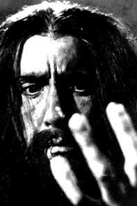 No, no es un hippie 
ni un Grateful Dead: 
es Chris Lee como el 
monje de RASPUTIN: 
THE MAD 

MONK (1966)