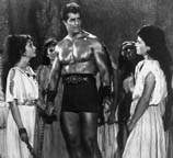 Entre dos mujeres en HERCULES AND THE
 TYRANTS OF BABYLON (1964)