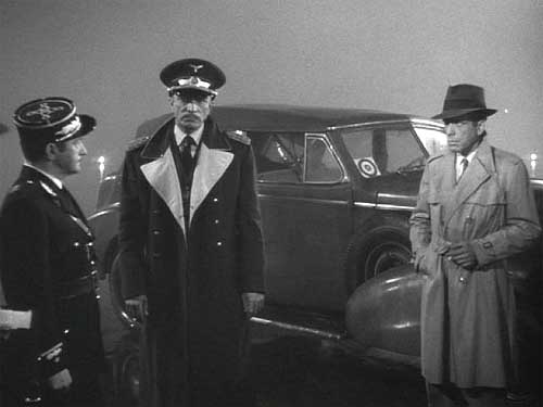 Claude Rains, Conrad Veidt, Humphrey Bogart en CASABLANCA