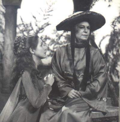 Evangelina Salazar y Mar&iacute;a Rosa Gallo en "Romeo y Julieta" (Canal 13, 1966)